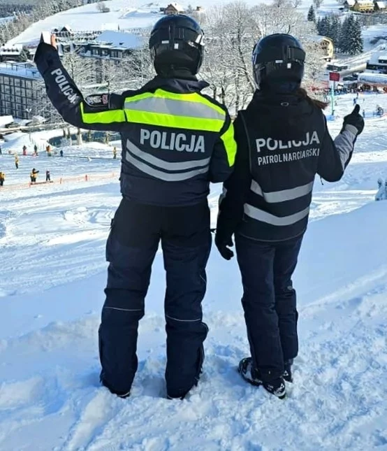 Narciarskie patrole policji na zimowych stokach