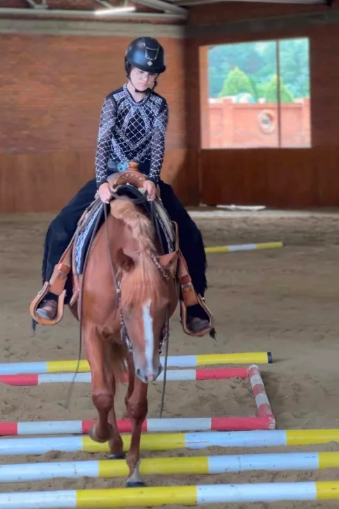 Szczytna. Nikola Kwiatkowska zachwyca na zawodach westernowych. Inspirująca historia młodej jeźdźczyni