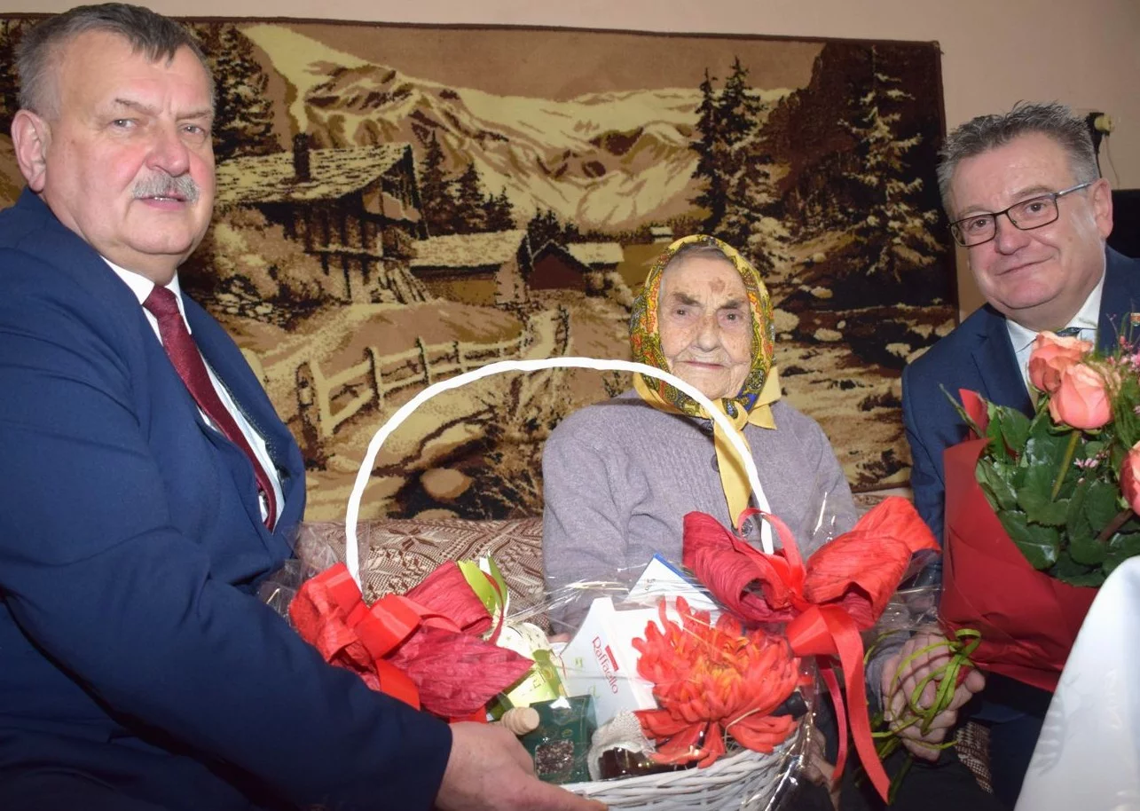 Gmina Kłodzko. Niezwykła rocznica - 105. urodziny Pani Anieli Hołyk z Jaszkowej Górnej
