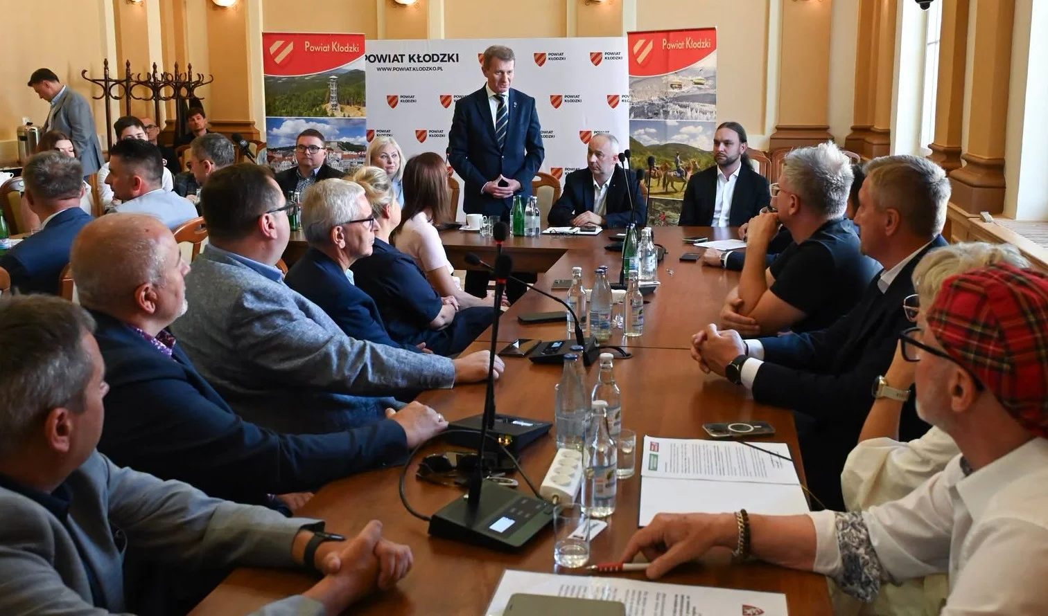 Rozwój turystyki w powiecie kłodzkim. Wizyta Wiceministra Sportu i Turystyki [galeria]