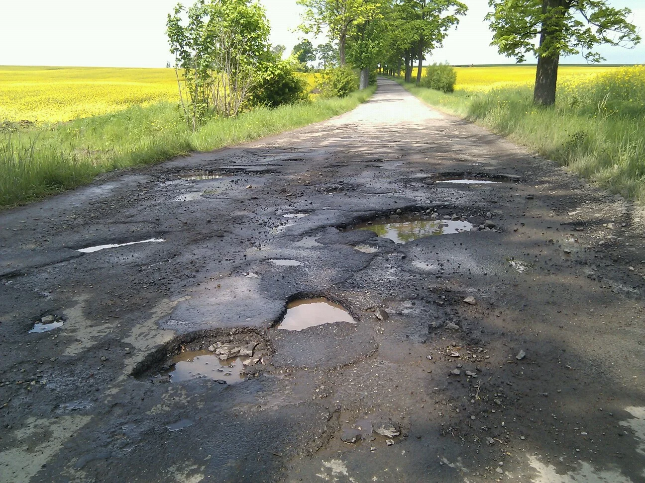Ponad 18 mln zł dofinansowania na odbudowę dróg w Gminie Kłodzko