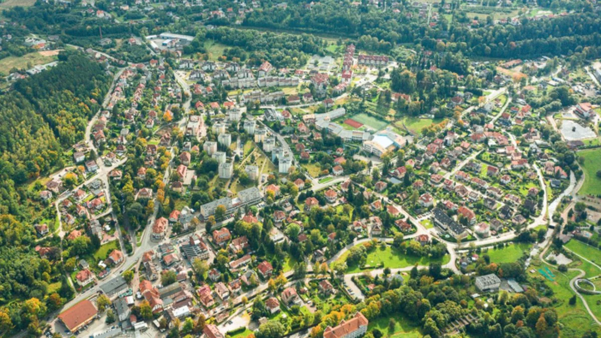 Koniec przebudowy ul. Krynicznej w Polanicy-Zdroju. Ponad pół kilometra drogi po dużej modernizacji