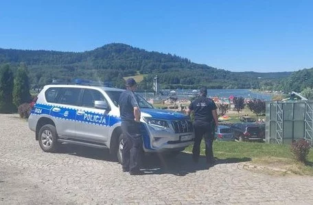 Powiat kłodzki. Apel Policji o zachowanie bezpieczeństwa nad wodą [zdjęcia]