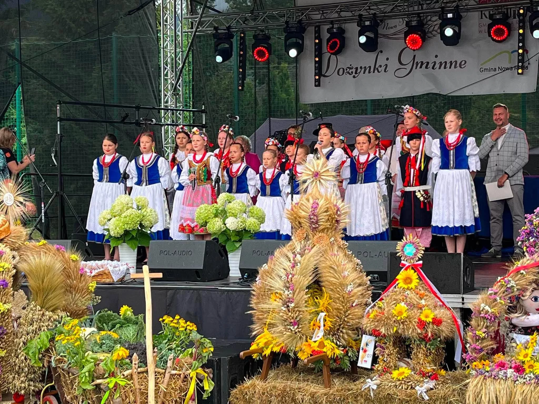 Mali Bożkowiacy nagrali piosenki na płytę w Radiu Wrocław