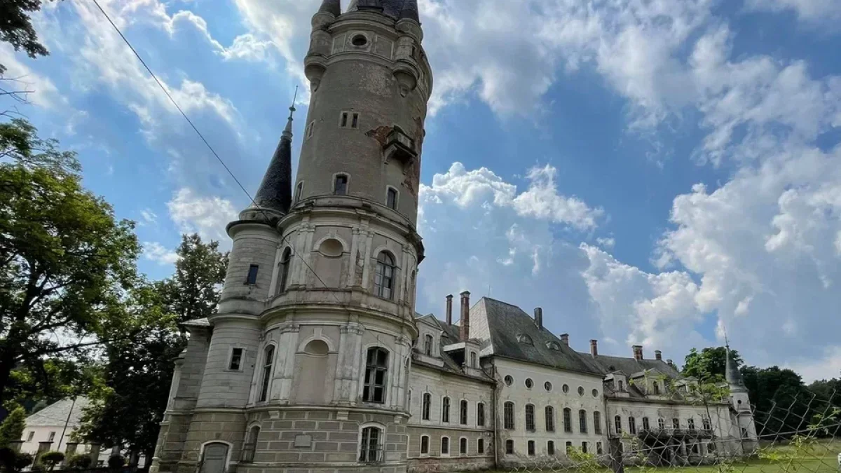 Spór o Pałac w Bożkowie. Zażalenie od miesięcy czeka na rozpoznanie