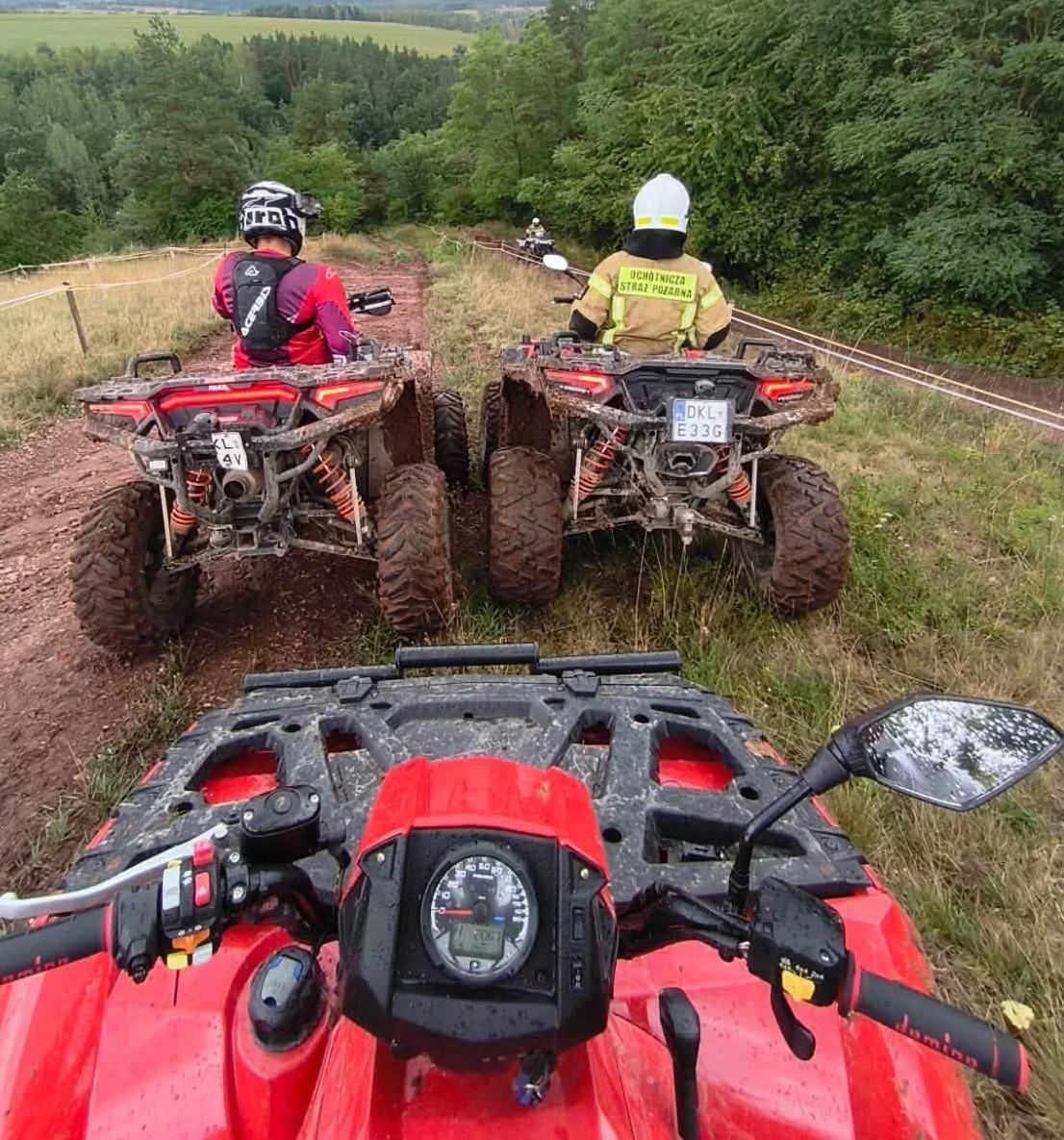 Powiat kłodzki. Strażackie szkolenie z doskonalenia techniki jazdy pojazdami UTV i ATV [zdjęcia]
