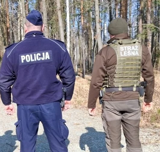 Powiat kłodzki. Wspólne działania Policji i Straży Leśnej przeciwko kłusownictwu [zdjęcia]