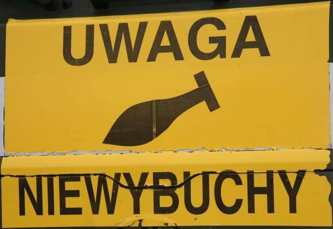 Niebezpieczne odkrycie na zapleczu ul. Piastów w Nowej Rudzie [zdjęcia]