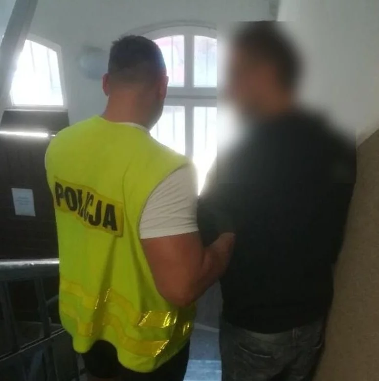 Gmina Radków. Kompletnie pijany ojciec opiekował się 3 - letnim dzieckiem [zdjęcie]