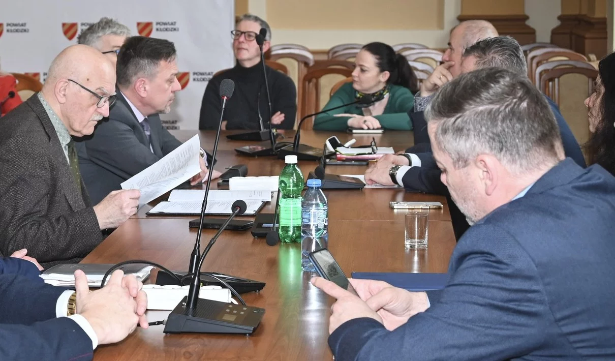 Spotkanie w Starostwie Powiatowym w Kłodzku z burmistrzami i wójtami [galeria]