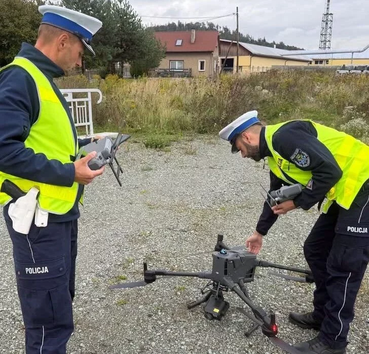 Powiat Kłodzki. Akcja Policji - bezpieczny przejazd kolejowy [zdjęcia]