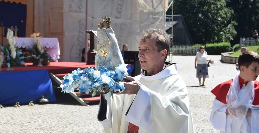 Wambierzyce. Uroczyste obchody 46. rocznicy koronacji Figury Matki Bożej Wambierzyckiej [zdjęcie]