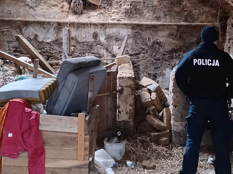 Wystarczy jeden telefon. Ten prosty gest zimą może zdecydować o czyimś życiu