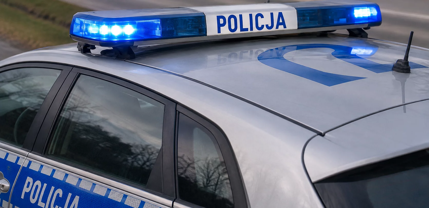 Wpadł przez brak pasów. Chwilę później policja zatrzymała kolejnego kierowcę