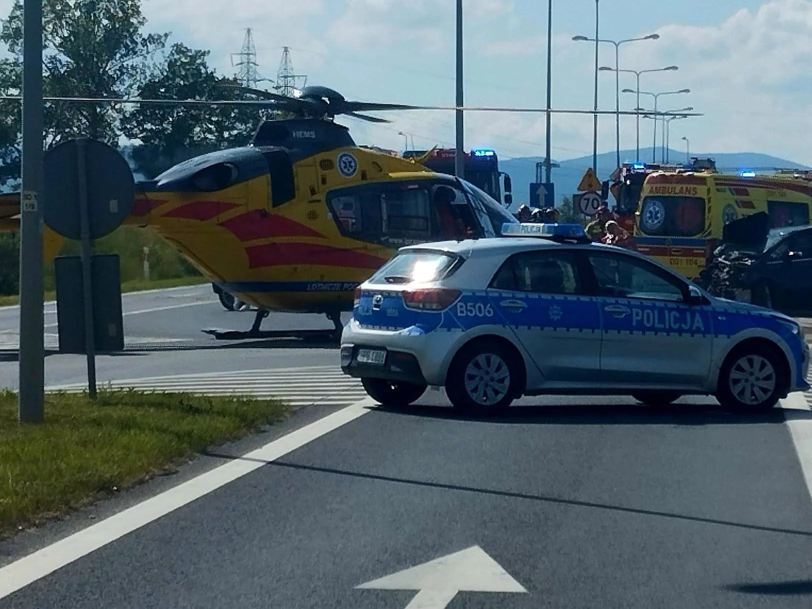 ZĄBKOWICE ŚLĄSKIE. Zderzenie na DW382. Utrudnienia były także przy DK8
