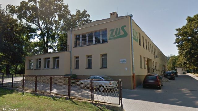 ZUS zalany wnioskami od rodziców - Zdjęcie główne