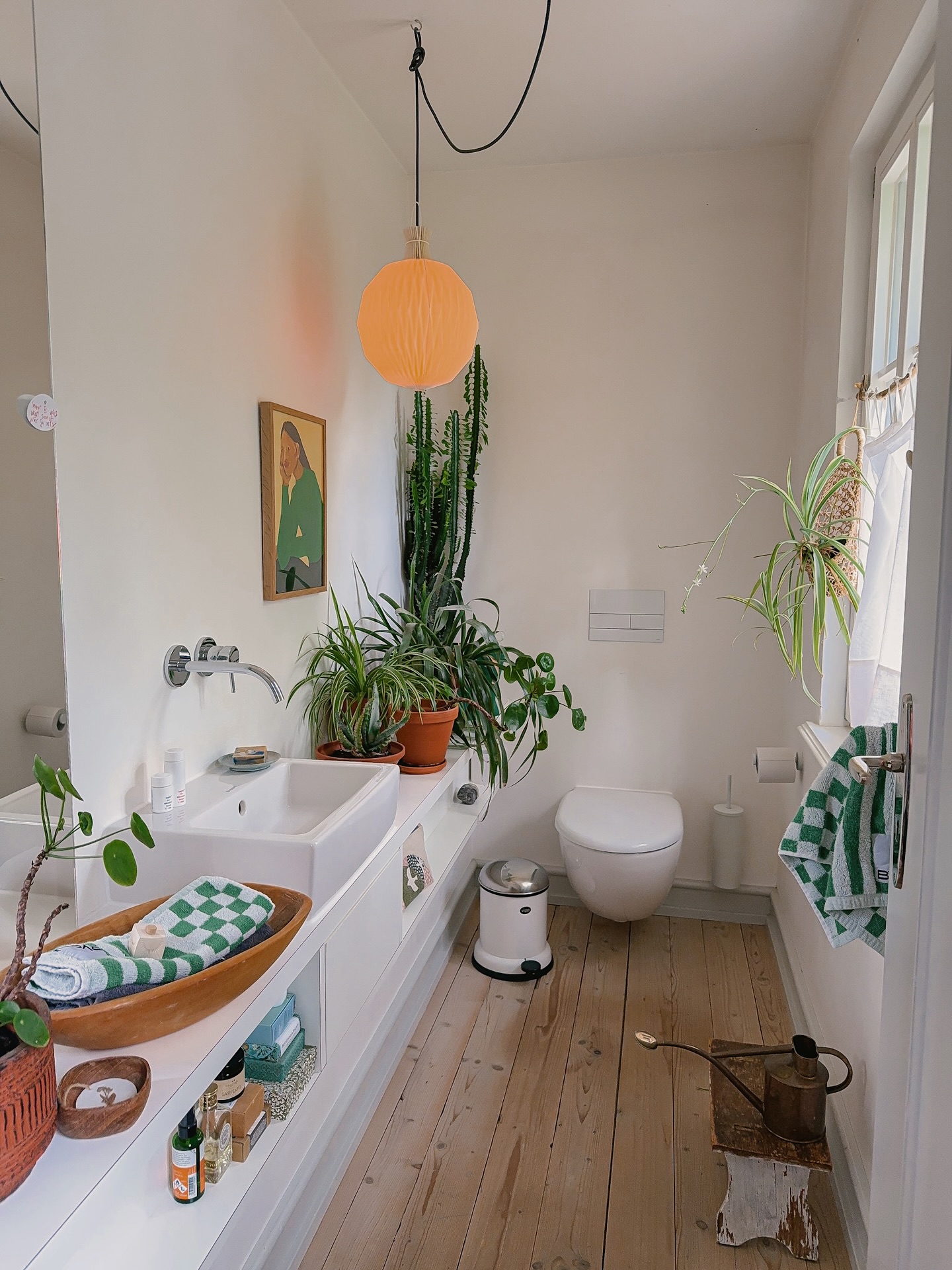 Natürliche Ruheoase: Dein Badezimmer im Boho-Skandi-Stil