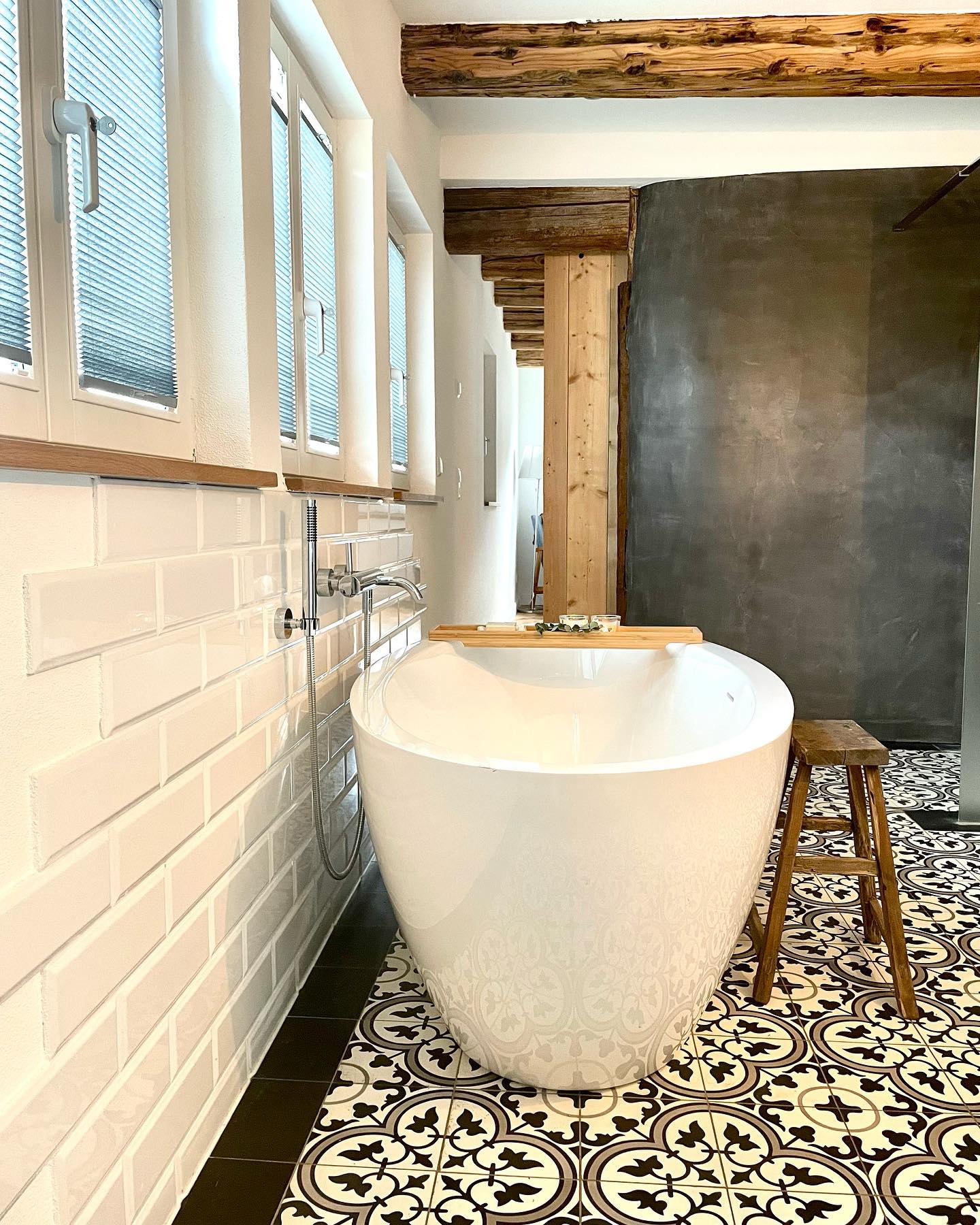 Badezimmer-Traum: Rustikaler Chic trifft modernes Design