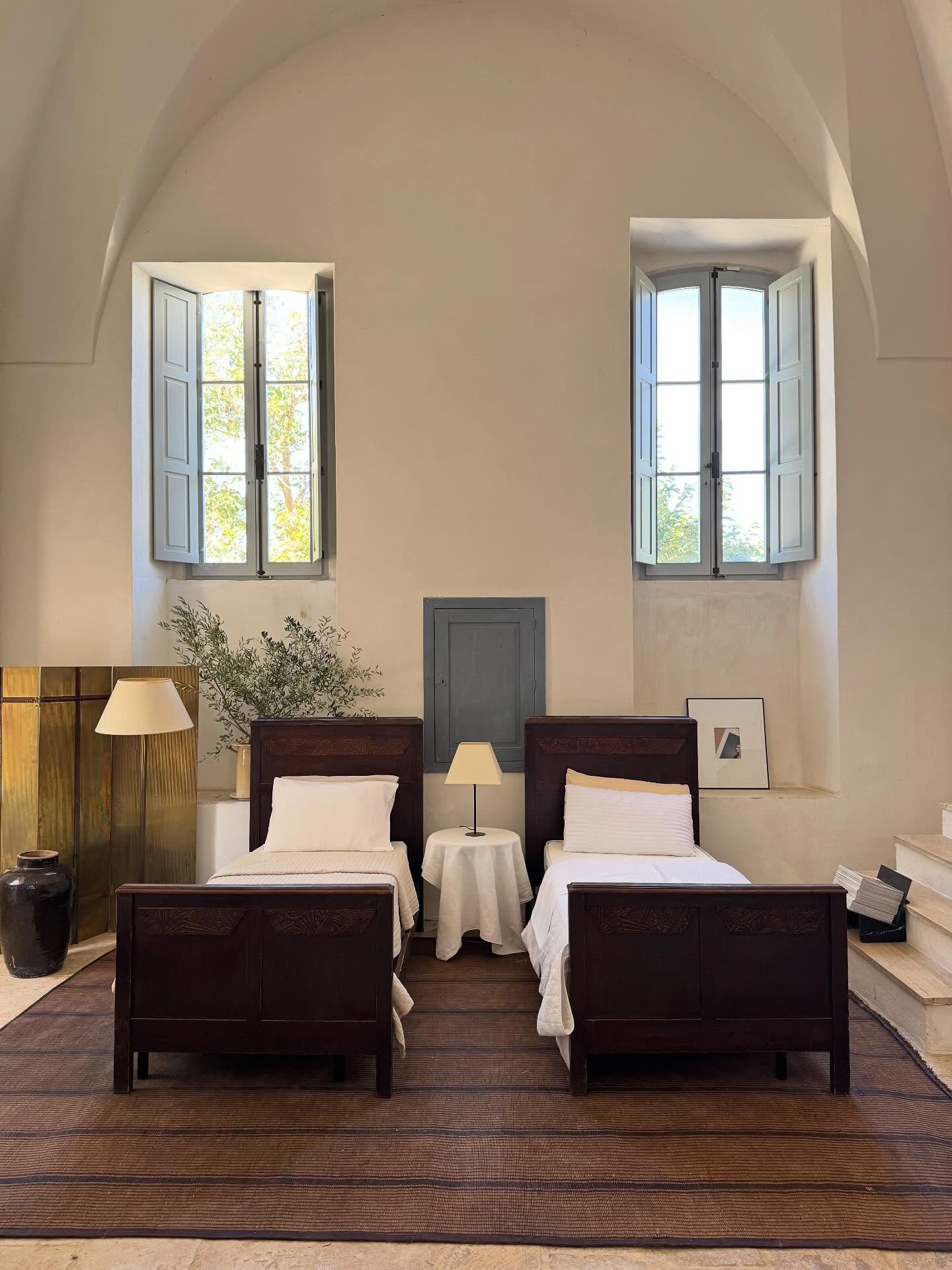 Zeitlose Eleganz: Ein Schlafzimmer im Stil einer mediterranen Villa
