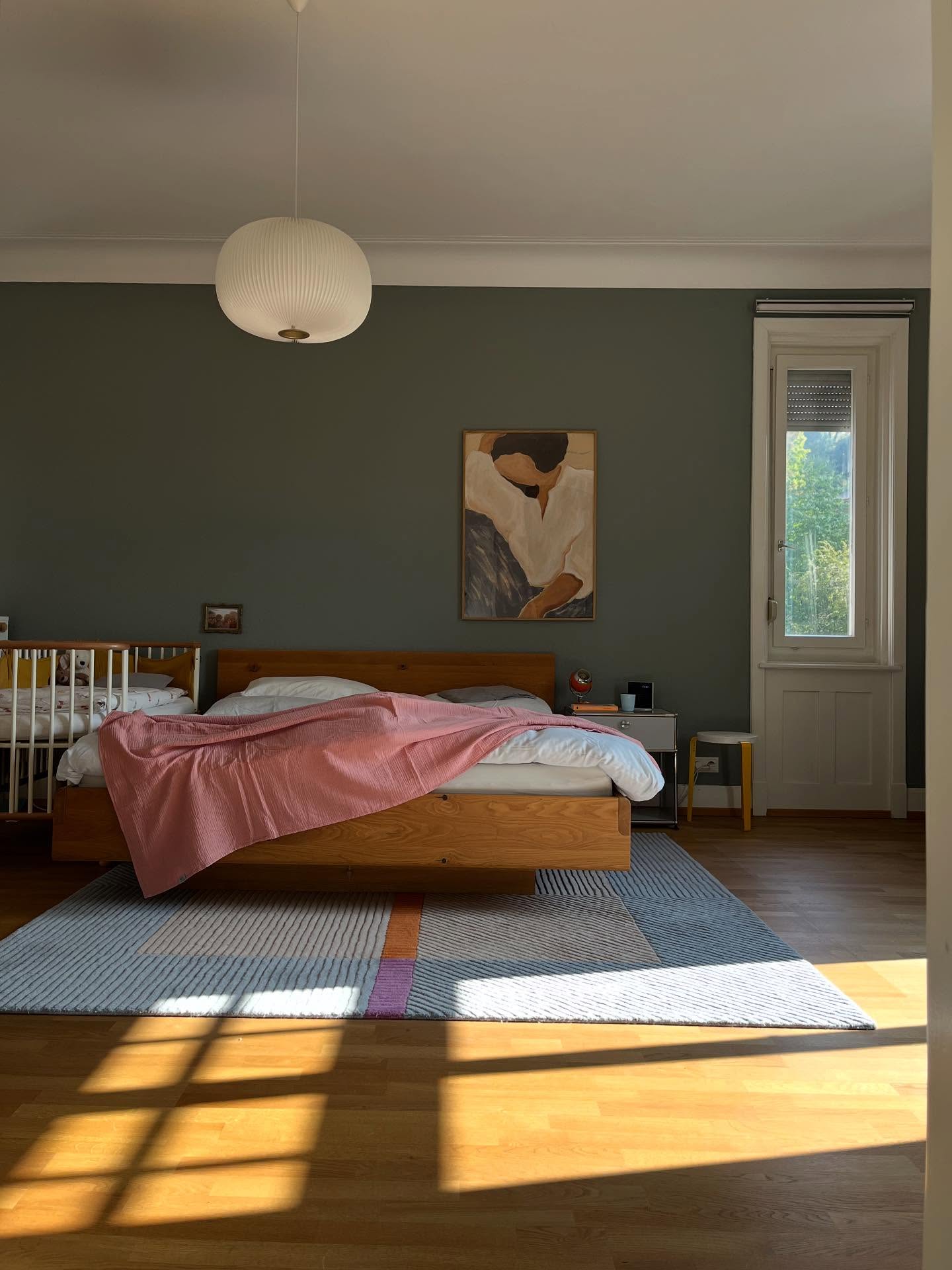 Schlafzimmer-Oase: Skandinavische Eleganz trifft moderne Gemütlichkeit