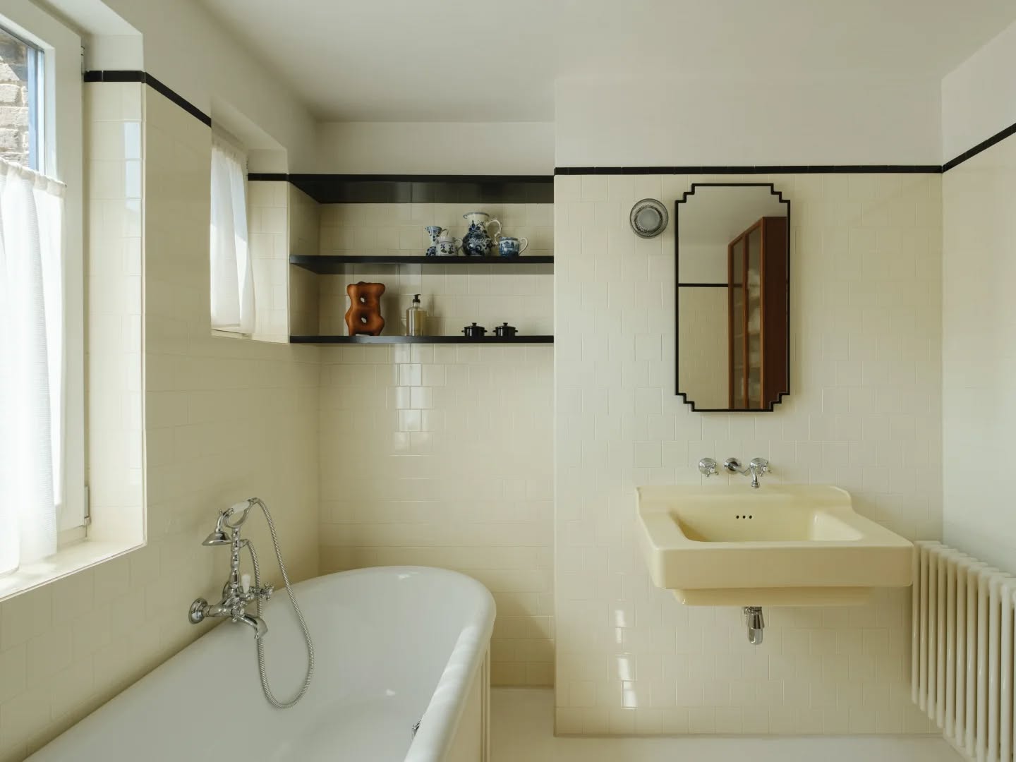 Zeitlose Eleganz im Art Deco Badezimmer