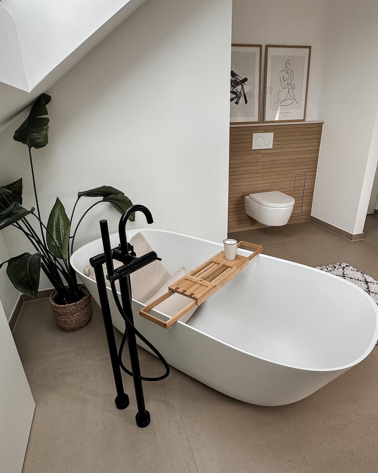 Dein Traumbadezimmer: Minimalistische Eleganz trifft auf natürliche Wärme