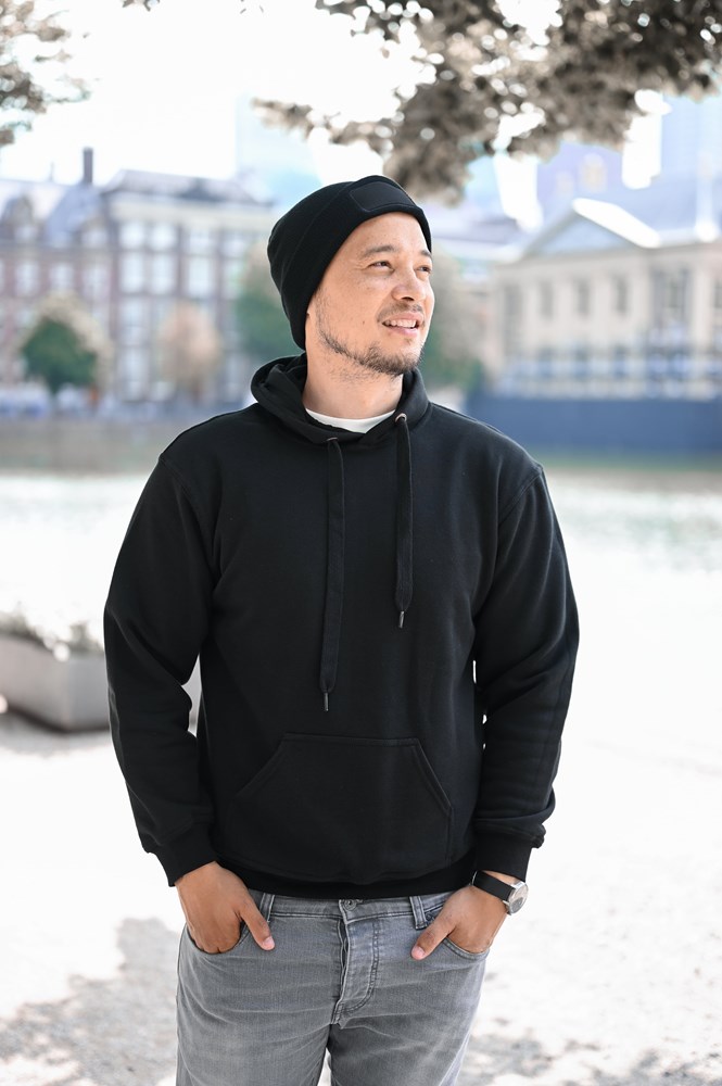 Gebreide muts met label Gebreide muts met label