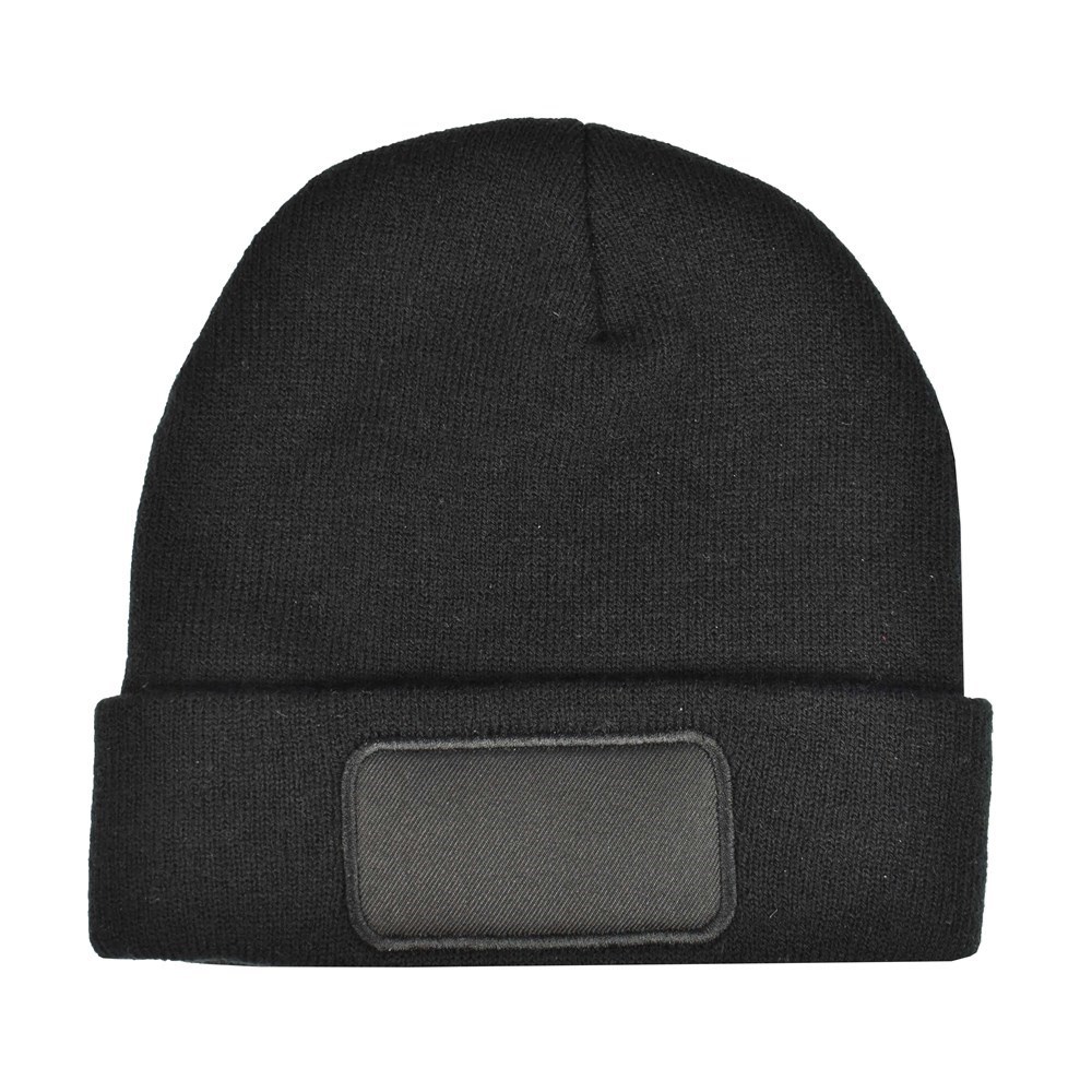 Gebreide muts met label Gebreide muts met label