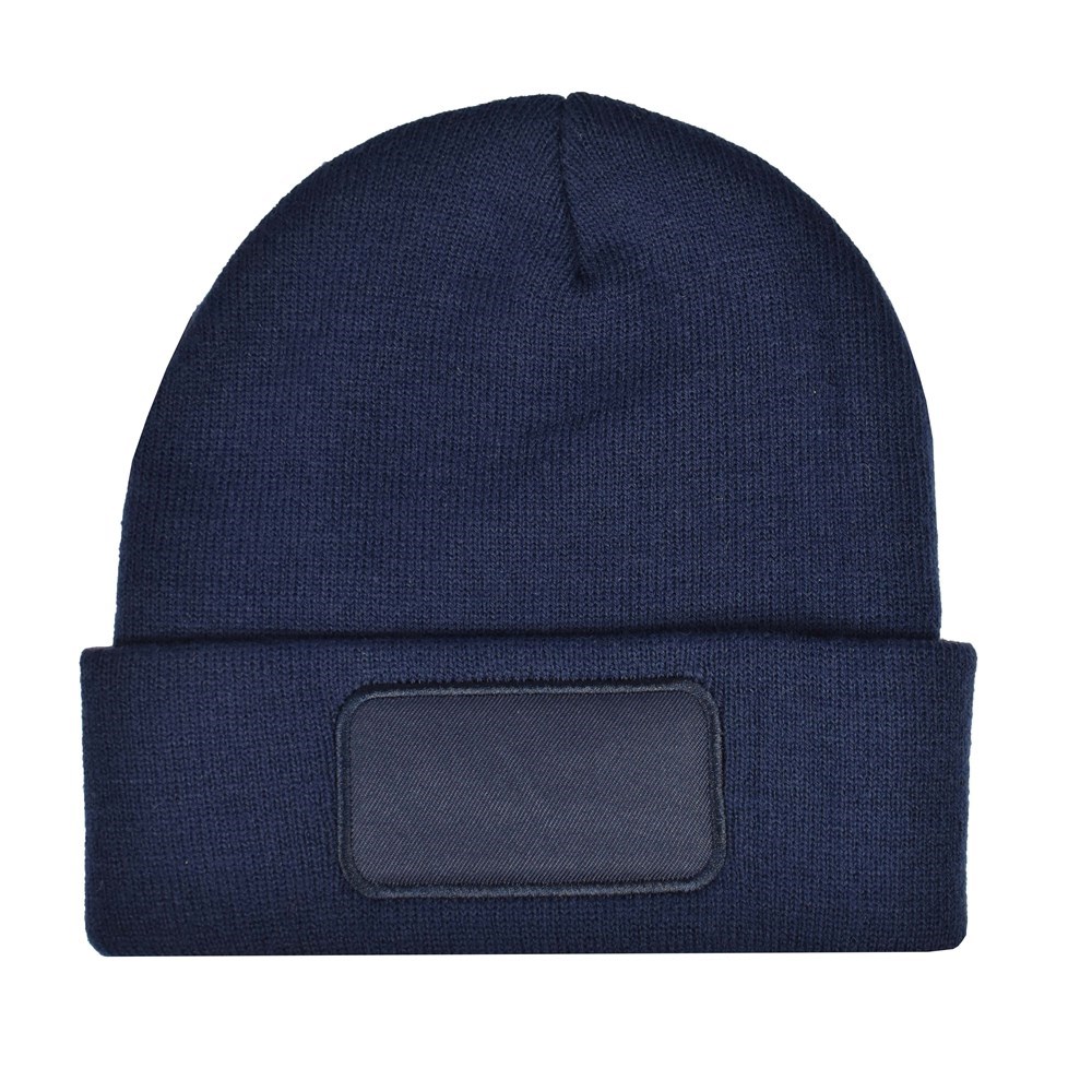 Gebreide muts met label Gebreide muts met label