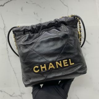 AS3980 CHANEL 22 MINI