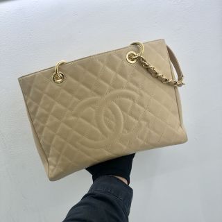 CAVIAR SKIN GST BEIGE NO. 17 GHW