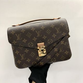 Louis Vuitton Pochette Metis Monogram