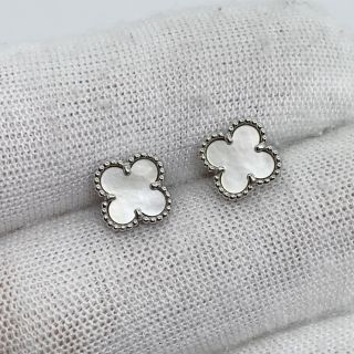 VAN CLEEF & ARPELS FINE JEWELRY EARRINGS SWEET ALHAMBRA WG750 MOP, FULL SET YEAR 2022 VCARG12000, 3.31G JC529552