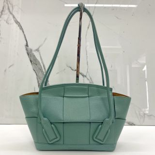 THE ARCO SMALL SHOULDER GREEN