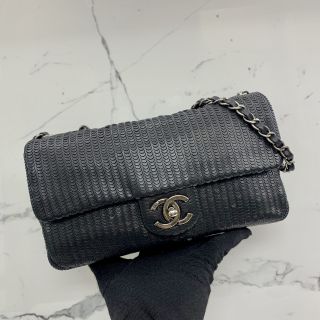 BLACK LAMBSKIN CHAIN SHOULDER SHW SEMI PERFORATED