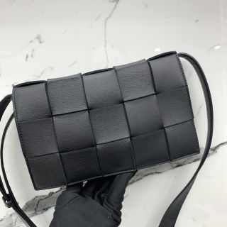 BLACK CASSETTE BAG