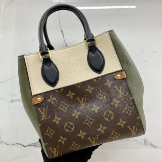 Fold Tote PM in Monogram