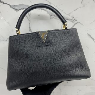 Louis Vuitton Capucines MM in Taurillon