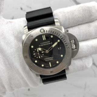 Panerai Watch Mens PAM 00305 Luminor Submersible