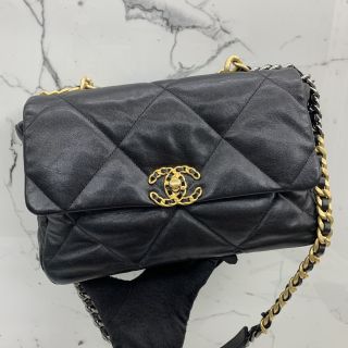 No.29 Chanel19 in Lambskin