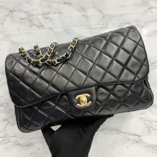 Chanel No. 18 Chain Shoulder Bag in Lambskin