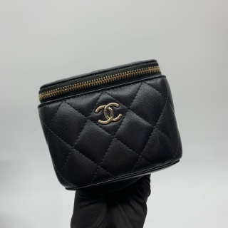 CHANEL BAG LAMBSKIN MATELASSE MINI VANITY CHAIN SHOULDER BLACK NO.31 31257209
