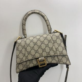 X GUCCI HOURGLASS 681697 SMALL GG