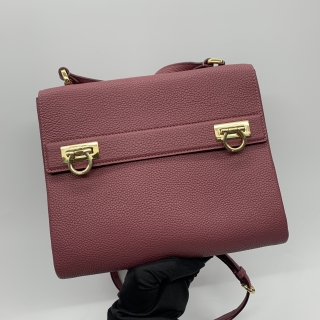 FERRAGAMO BAG GANCINI SHOULDER PINK AU-21 F275