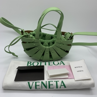 BOTTEGA VENETA BAG THE SHELL GREEN 2WAY