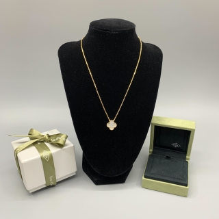 VAN CLEEF & ARPELS FINE JEWELRY NECKLACE ALHAMBRA VINTAGE W/O CERT AU750 5.2G