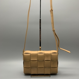 BOTTEGA VENETA BAG CASETTE SHOULDER BEIGE