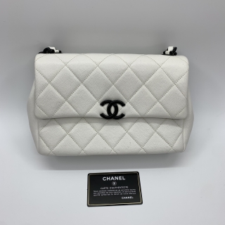 CHANEL BAG CAVIAR SKIN SINGLE FLAP MATELASSE SHOULDER AS2302 CAR NO.30