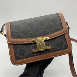 CELINE BAG TRIOMPHE TEEN SHOULDER