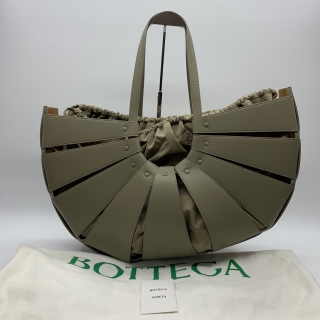 BOTTEGA VENETA BAG THE SHELL TOTE LARGE
